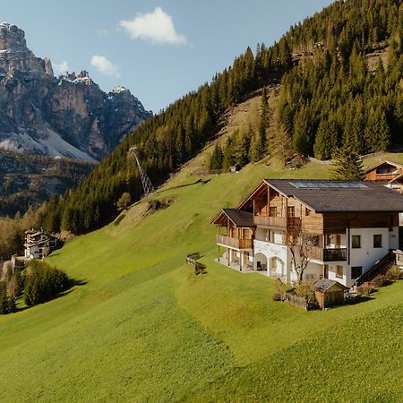 Refugium Laflu Apartments Corvara In Badia Eksteriør billede
