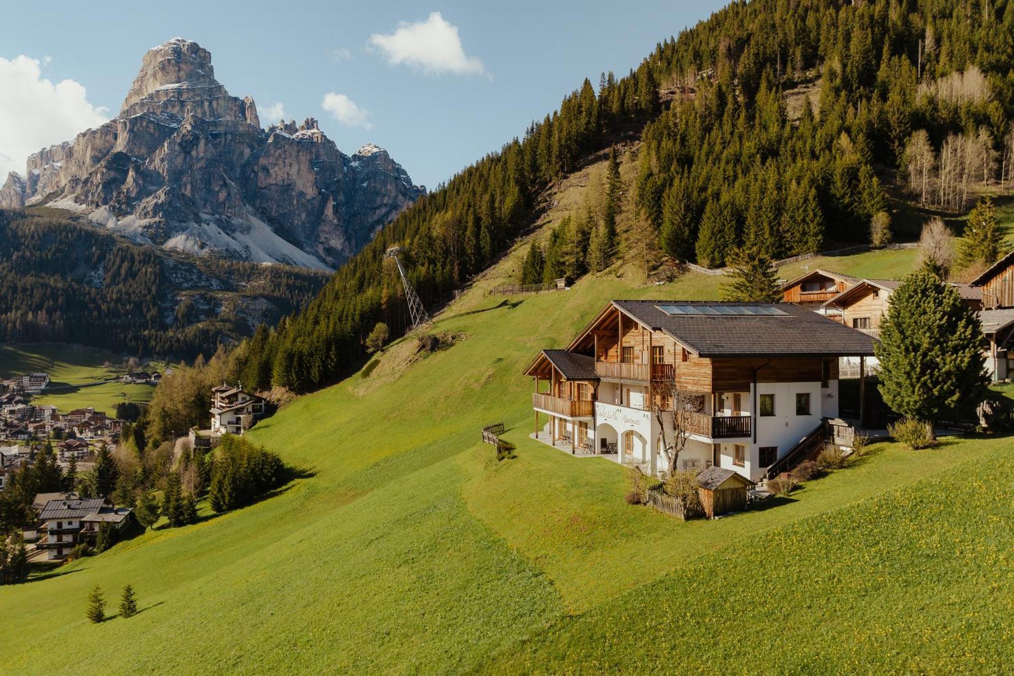 Refugium Laflu Apartments Corvara In Badia Eksteriør billede